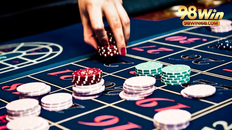 Lợi ích khi chơi đánh bài online với bạn bè